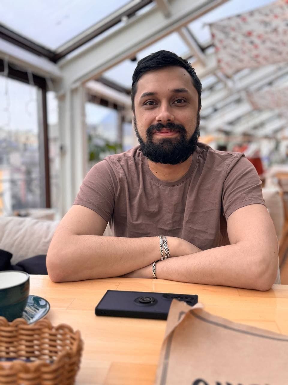 Сотрудник типографии: Максим Фруслов — основатель / производство, контроль качества и логистика